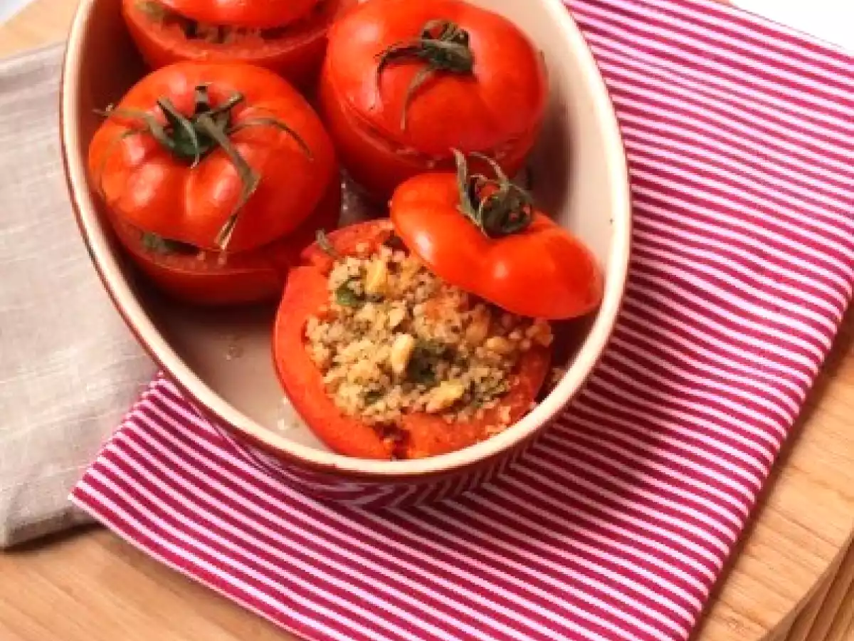 Tomates farcies au boulgour et aux herbes