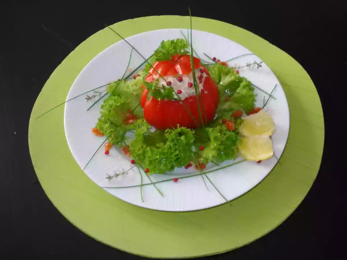 Tomates farçies aux rillettes de thon au fromage blanc