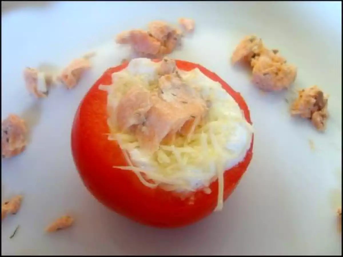Tomates farcies saumon et fromage blanc