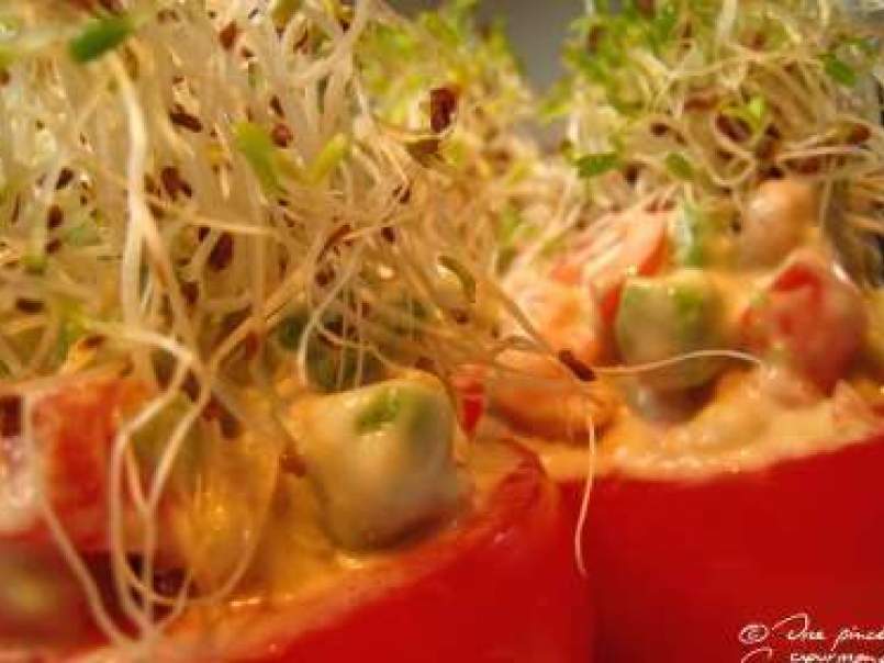 Tomates surprises aux crevettes grises et graines germées, photo 3