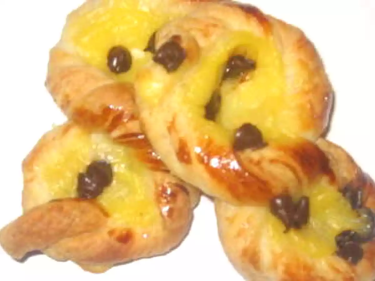 TORSADES A LA CRÈME ET AUX PÉPITES DE CHOCOLAT.