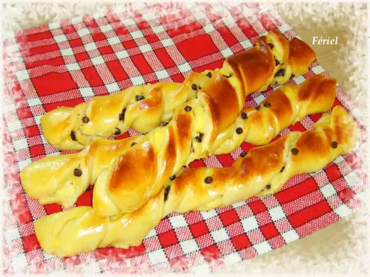Torsades briochées à la crème pâtissière et aux pépites de chocolat