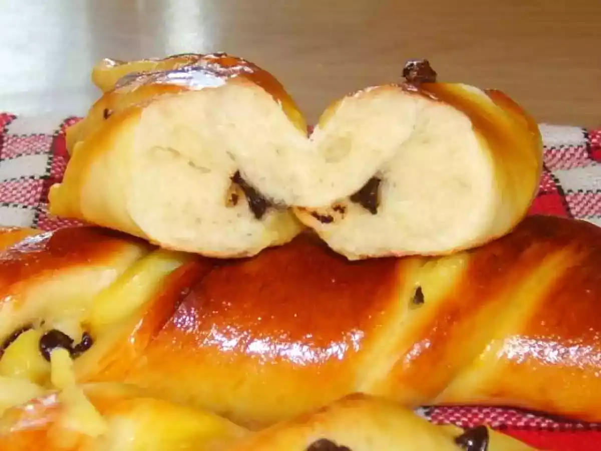 Torsades briochées à la crème pâtissière et aux pépites de chocolat - photo 2