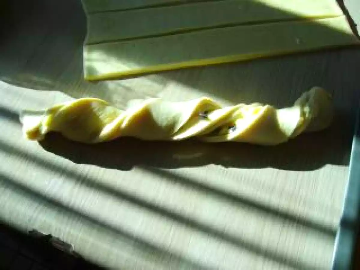 Torsades briochées à la crème pâtissière et aux pépites de chocolat - photo 4