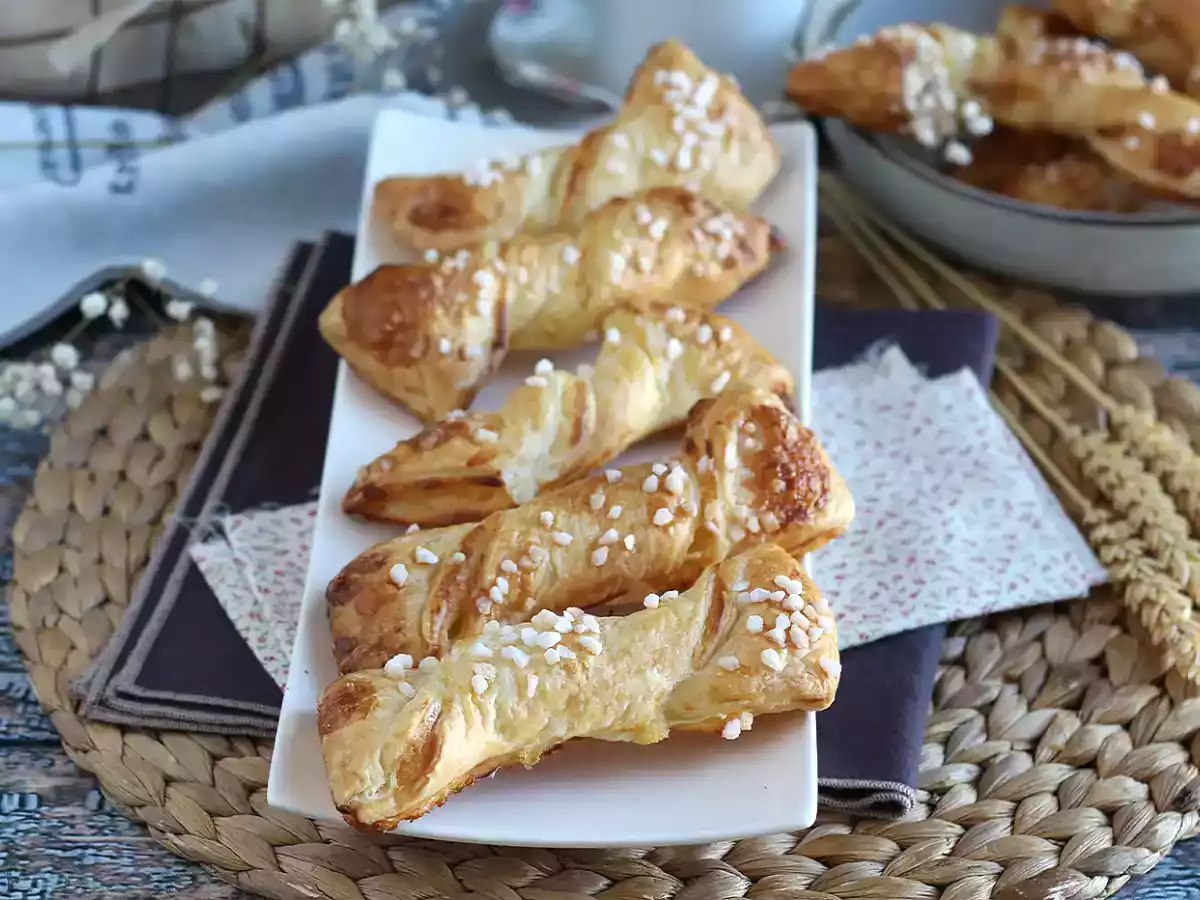 Torsades feuilletées à la crème pâtissière vanille