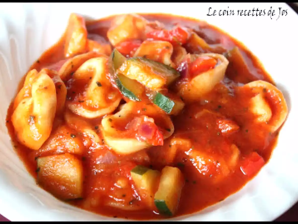 TORTELLINIS À LA SAUCE TOMATES ET LÉGUMES