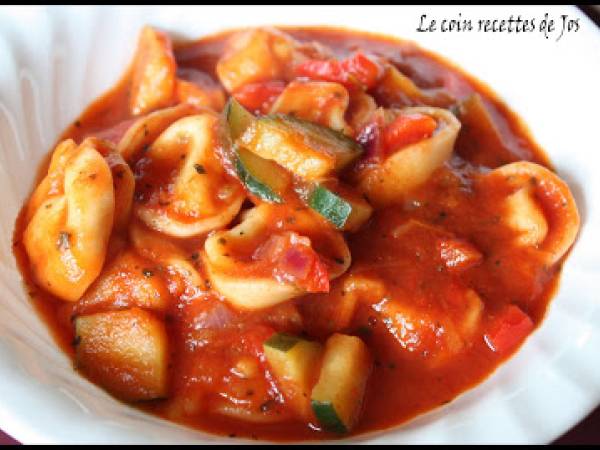 Tortellinis A La Sauce Tomates Et Legumes Recette Ptitchef