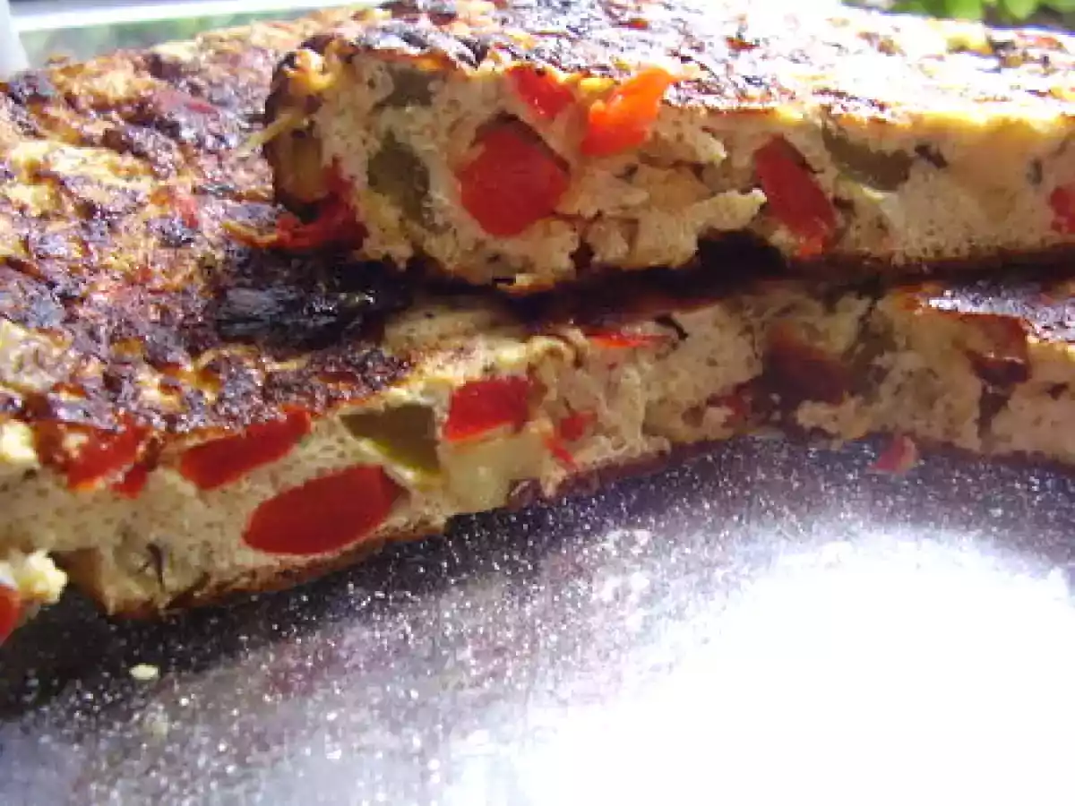 Tortilla aux poivrons rouges et fonds d'artichauts.