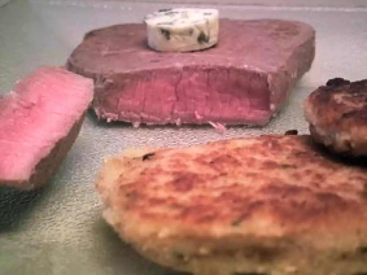 Tournedos beurre Maître d'hôtel, croquettes de pommes de terre persillées