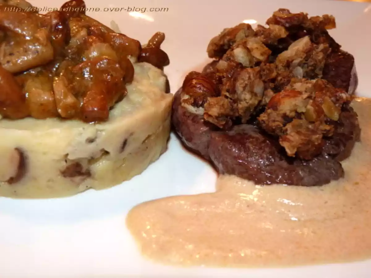 TOURNEDOS EN CROUTE DE NOISETTES ET DE CEPES, SAUCE FOIE GRAS