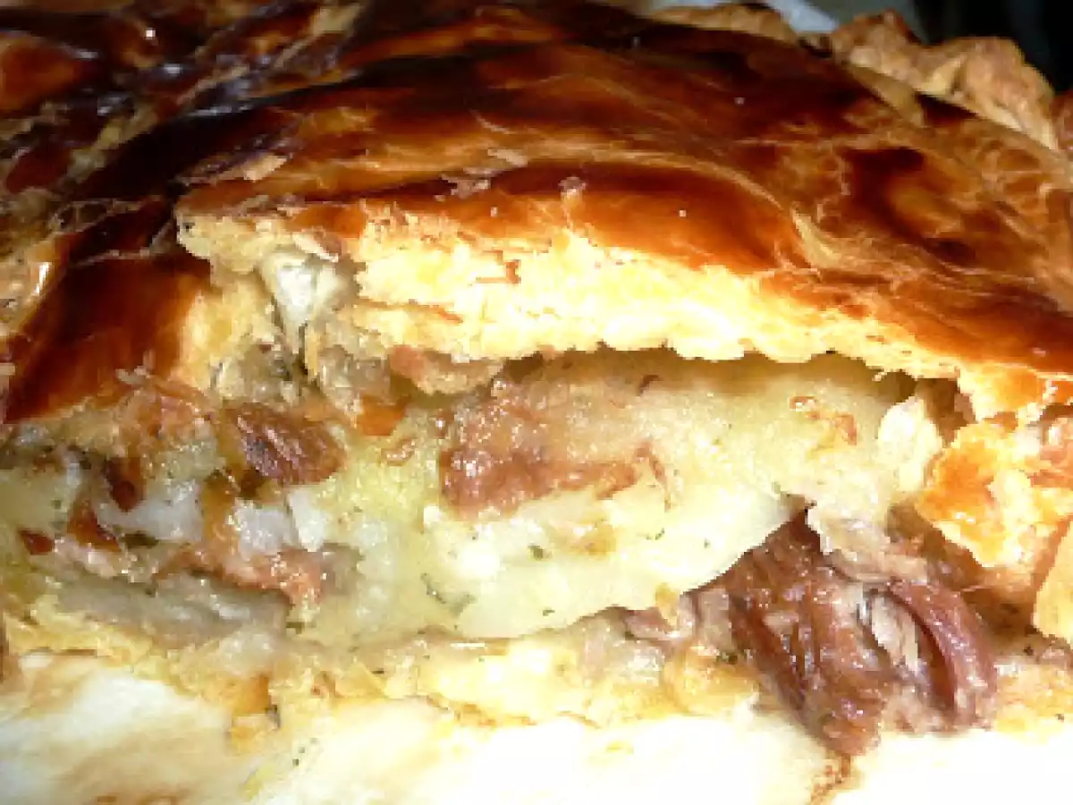 Tourte au confit de canard et aux deux pommes