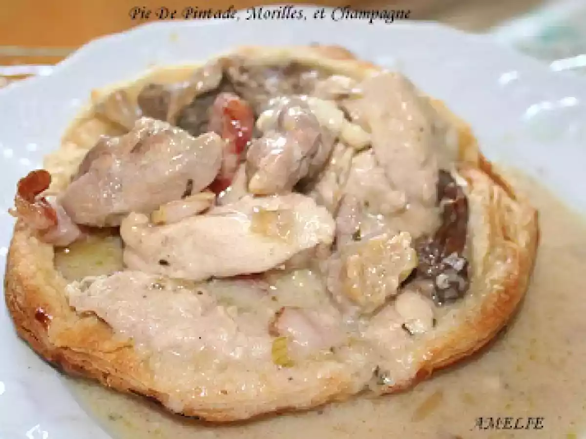 TOURTE « PIE DE PINTADE AUX CHAMPAGNE ET MORILLES »