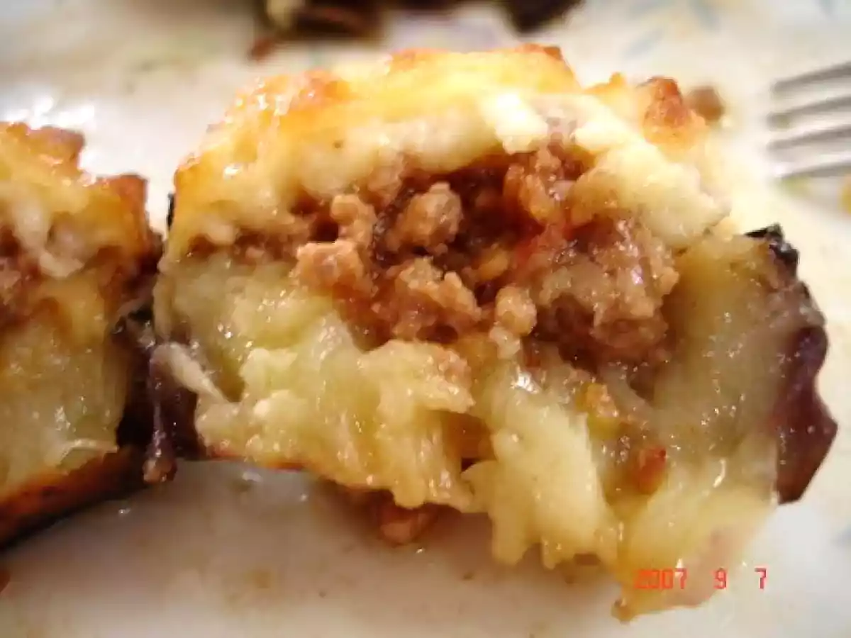 Tranches d'aubergines à la viande et sauce blanche - photo 3