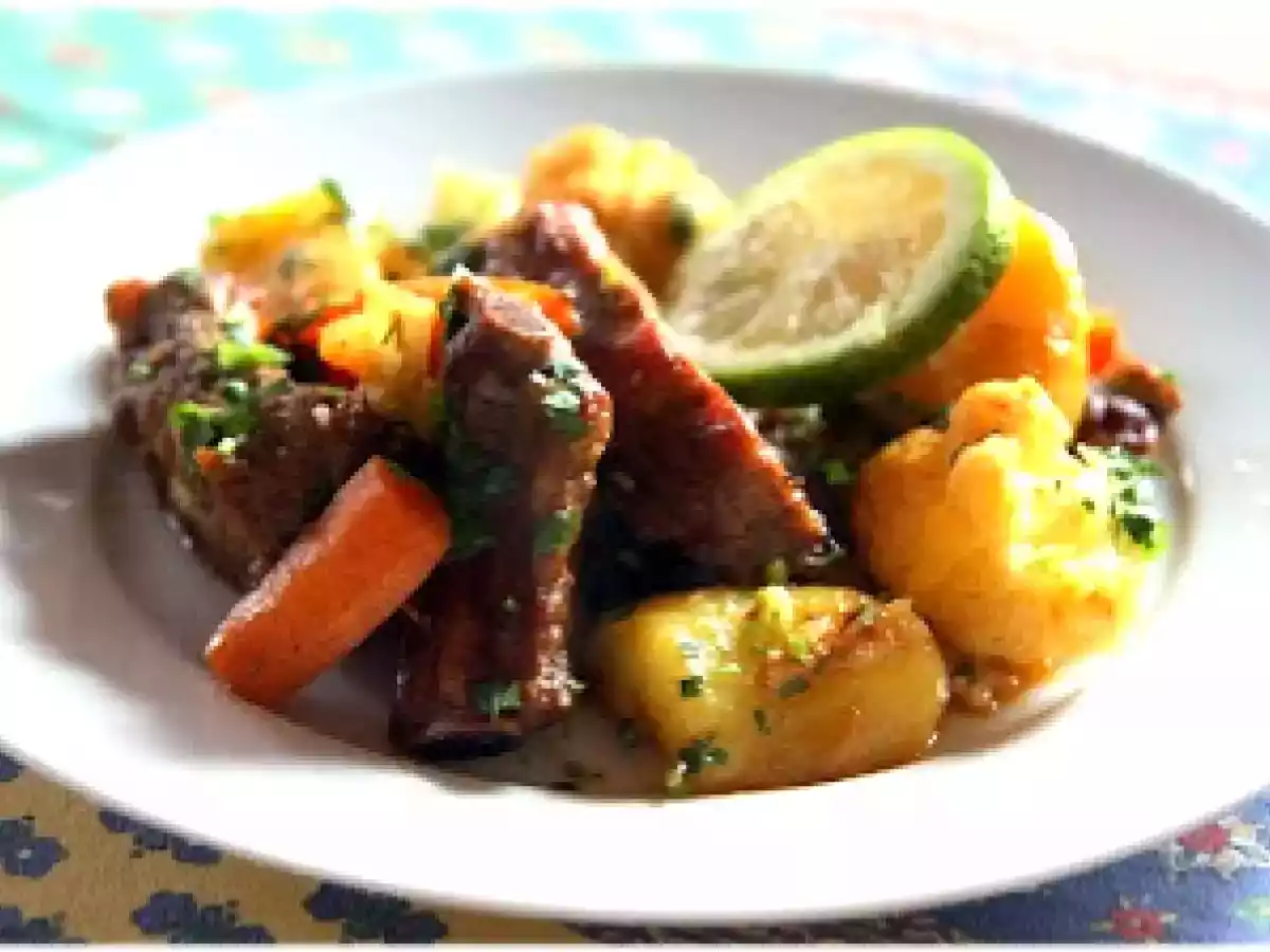 Travers de porc aux légumes à la portugaise