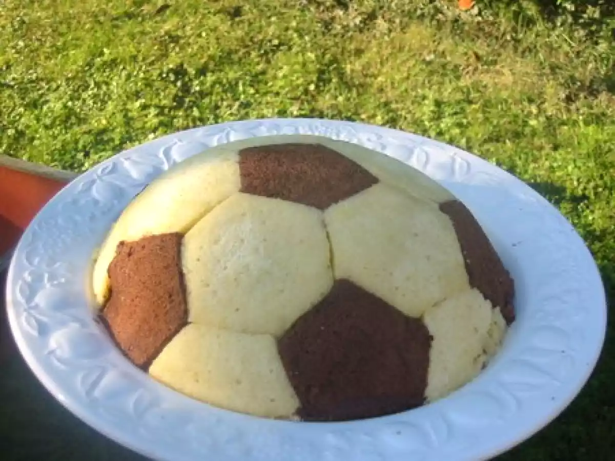 Très beau et trop bon : le ballon de football d?anniversaire poire-chocolat - photo 4