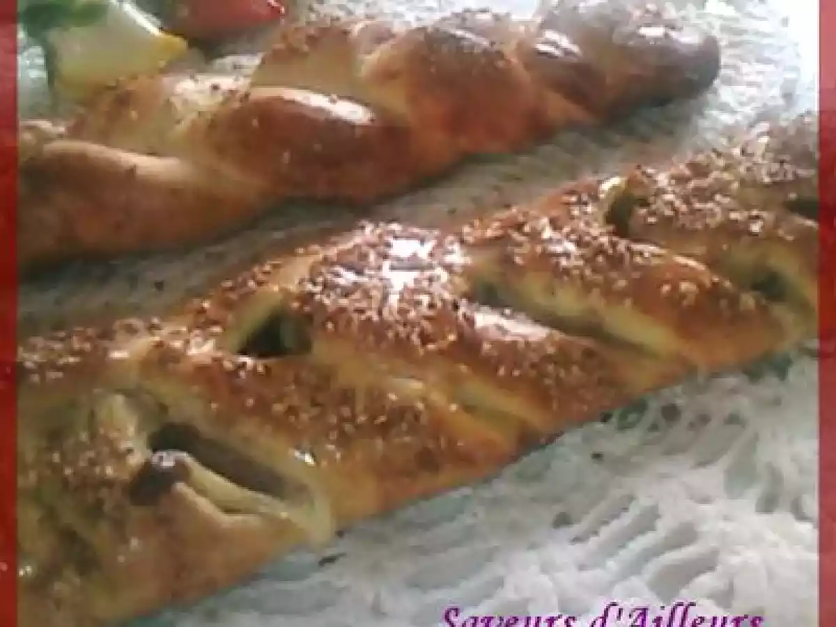 Tresse aux légumes et une délicieuse brioche à la fraise