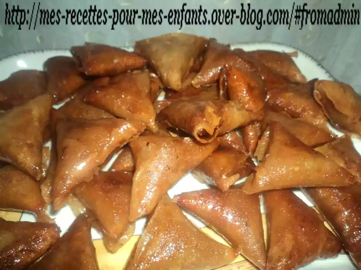 Triangles de brick aux amande et sirop de miel fait maison