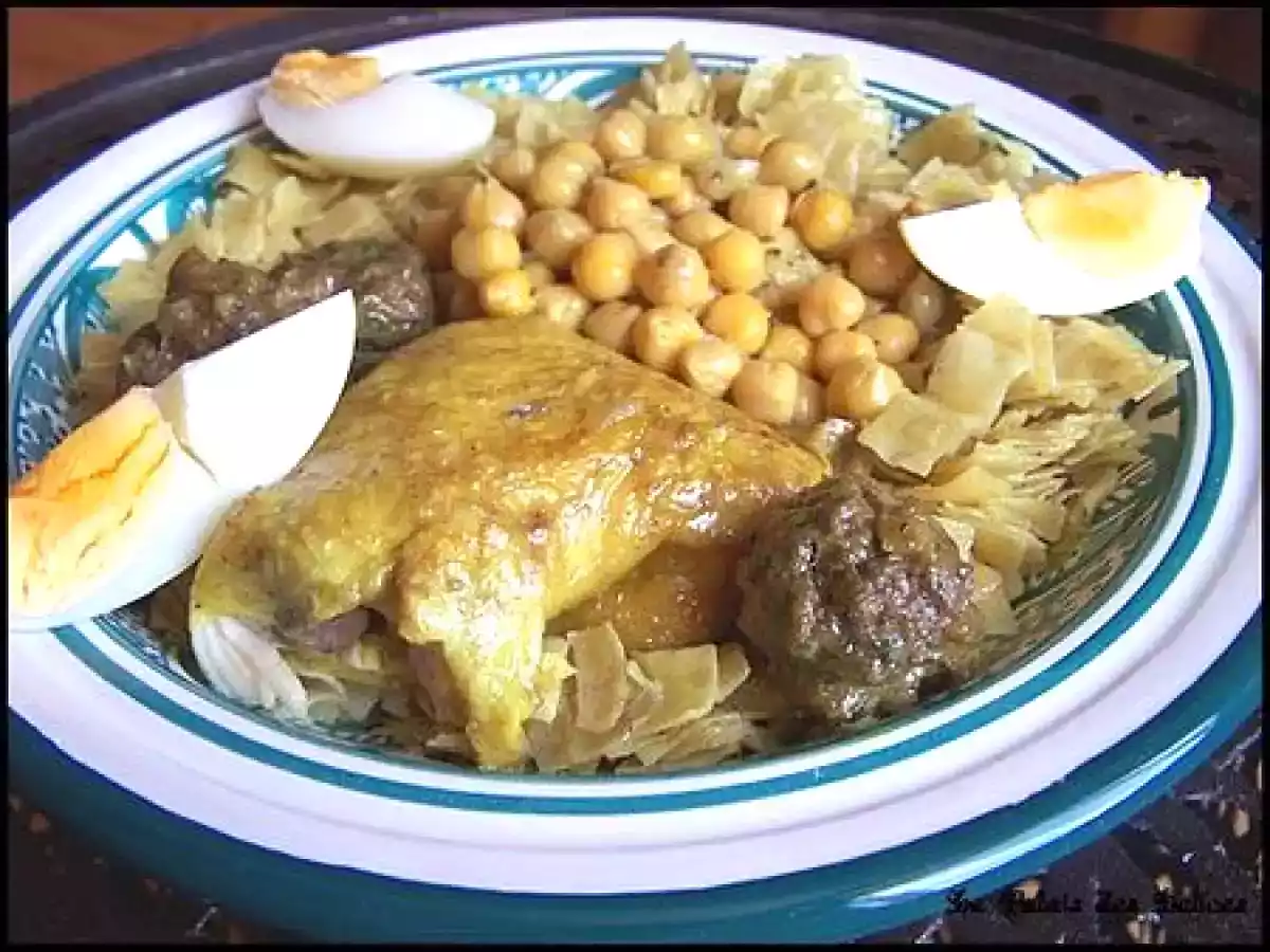Trida ou Mkarfta, pâtes algériennes à la viande et pois chiches - photo 2