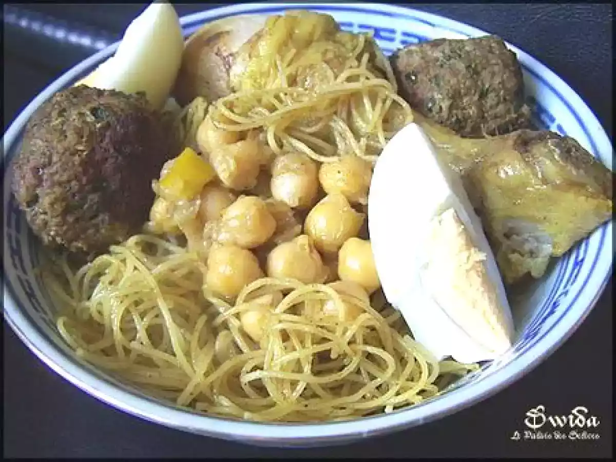 Trida ou Mkarfta, pâtes algériennes à la viande et pois chiches - photo 4
