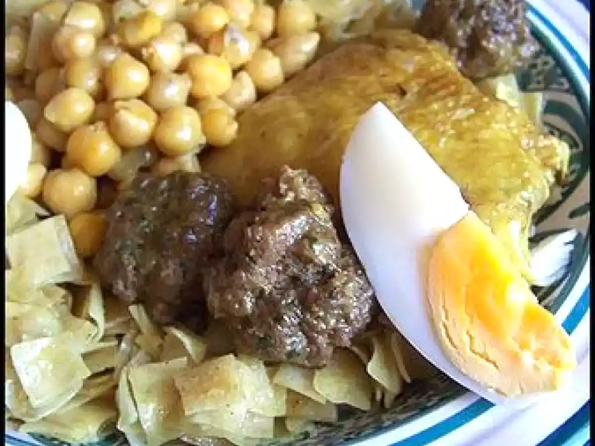 Trida ou Mkarfta, pâtes algériennes à la viande et pois chiches - photo 5