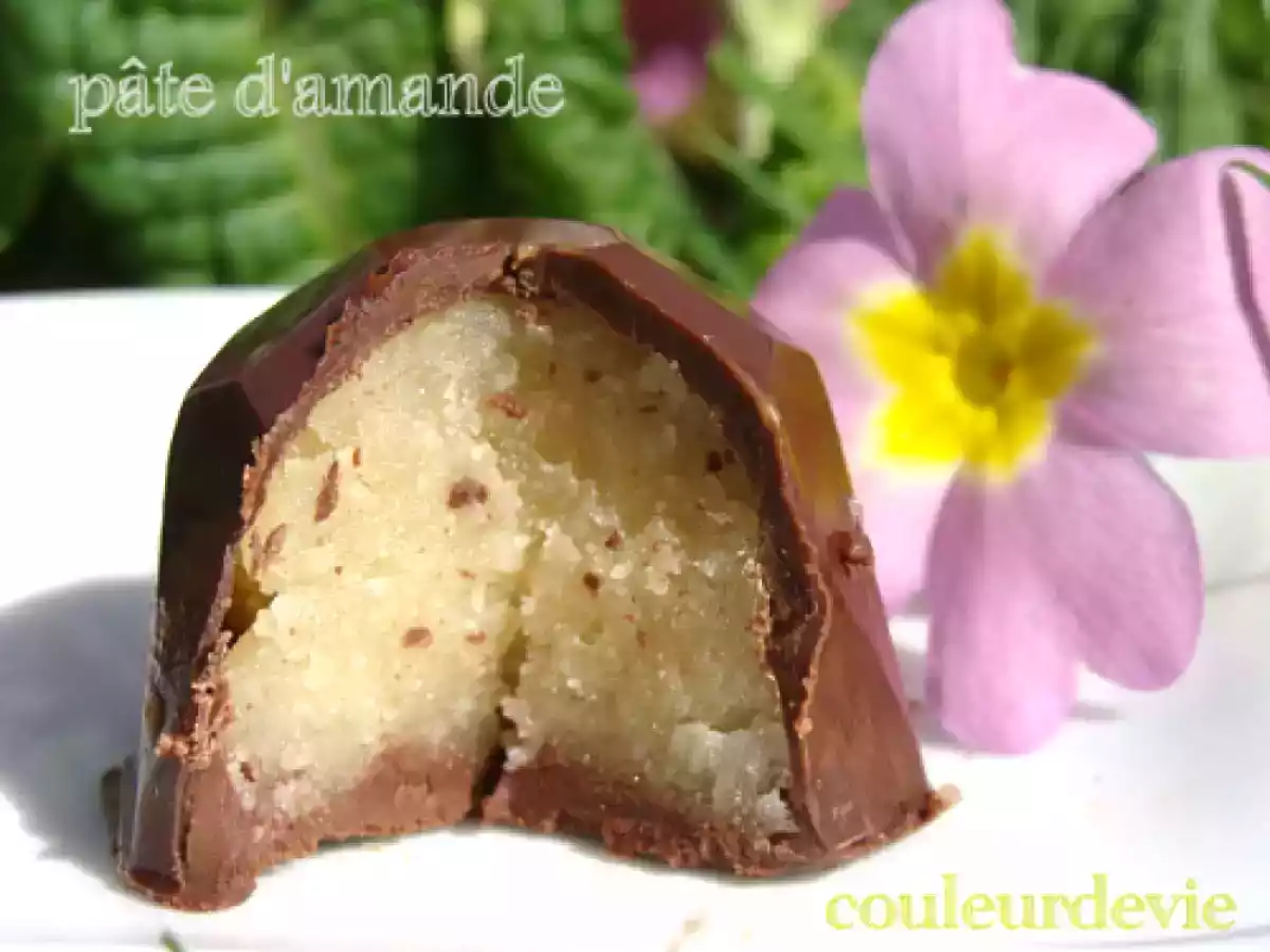 Trio de chocolats fourrés : menthe/cerise confite, pâte d'amande, caramel au beurre salé - photo 3