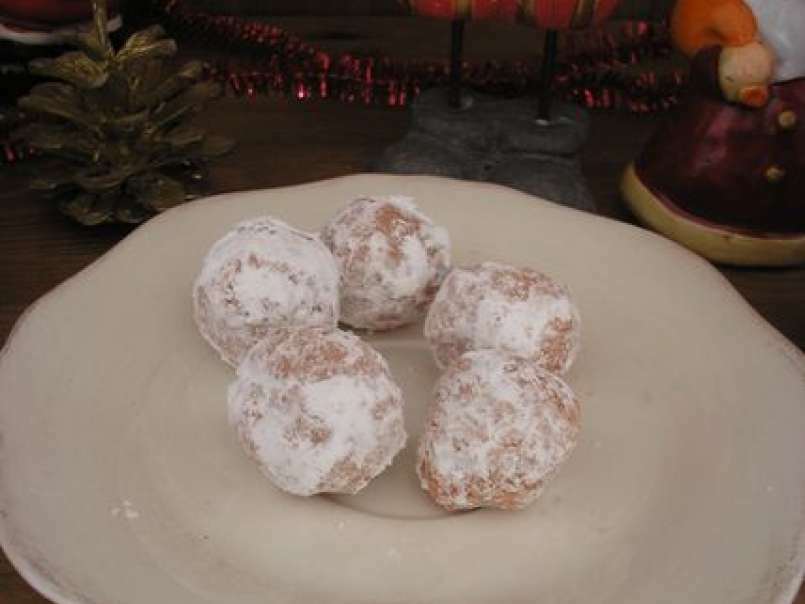 Truffes aux biscuits rose de reims et rhum, photo 1