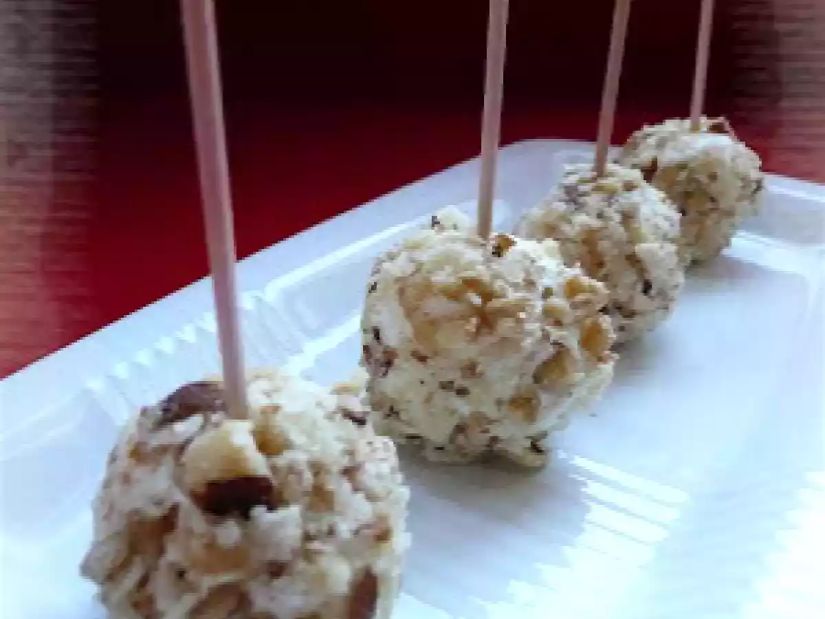 Truffes salées de chèvre aux fruits secs