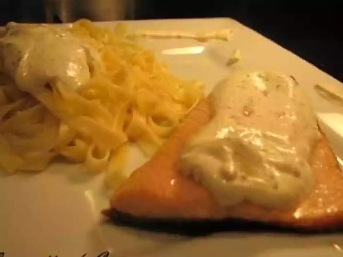 Truite à l'unilatérale sauce ail & fines herbes