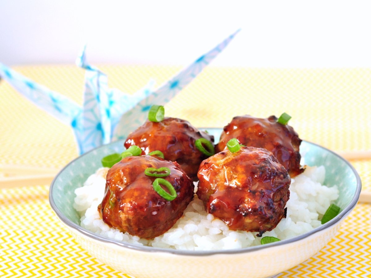 Recette de tsukune teriyaki (boulettes de porc)