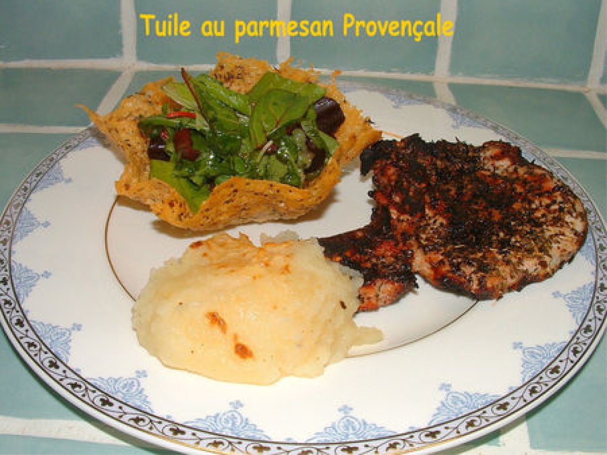 Recette de tuiles au parmesan et herbes de provence