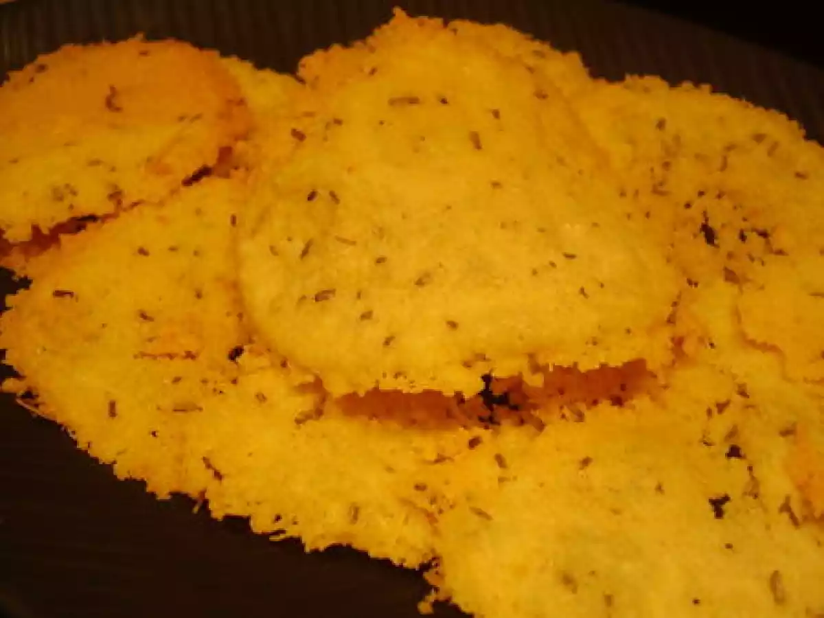 Tuiles au parmesan et romarin