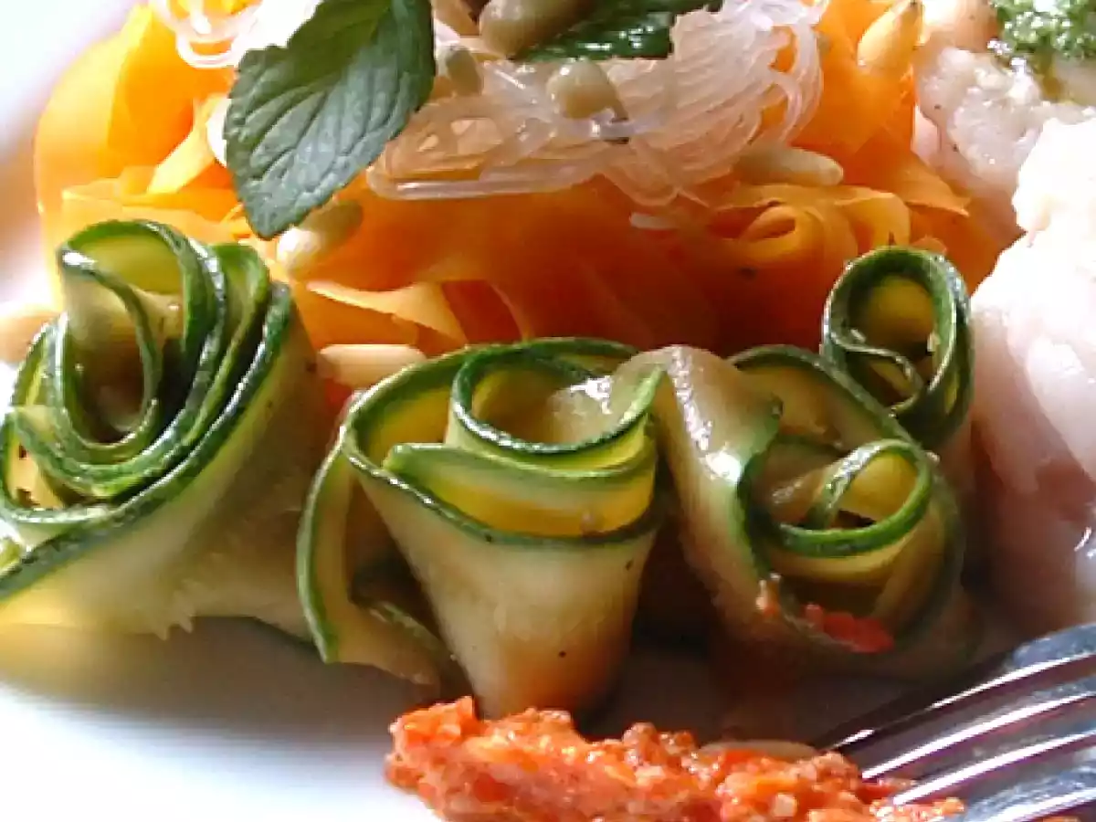 Turbans de sole, tagliatelles de légumes et duo de pesto - photo 4
