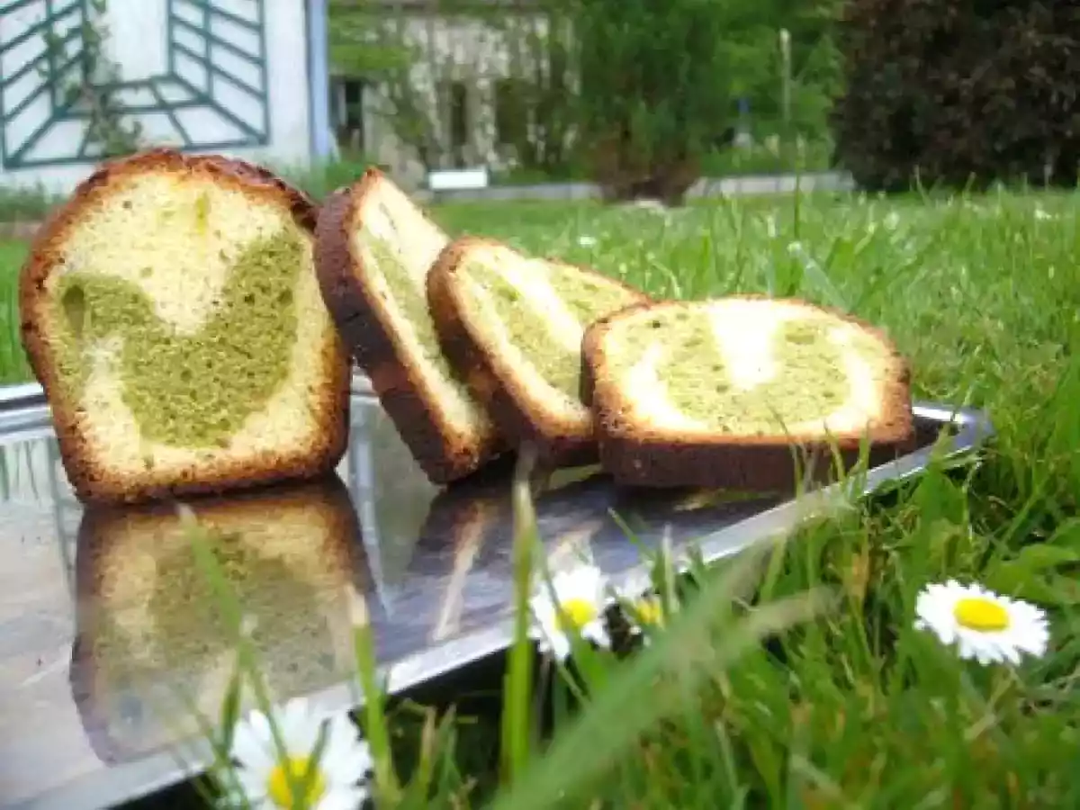 Un cake chocolat blanc / thé matcha... aussi beau que bon...