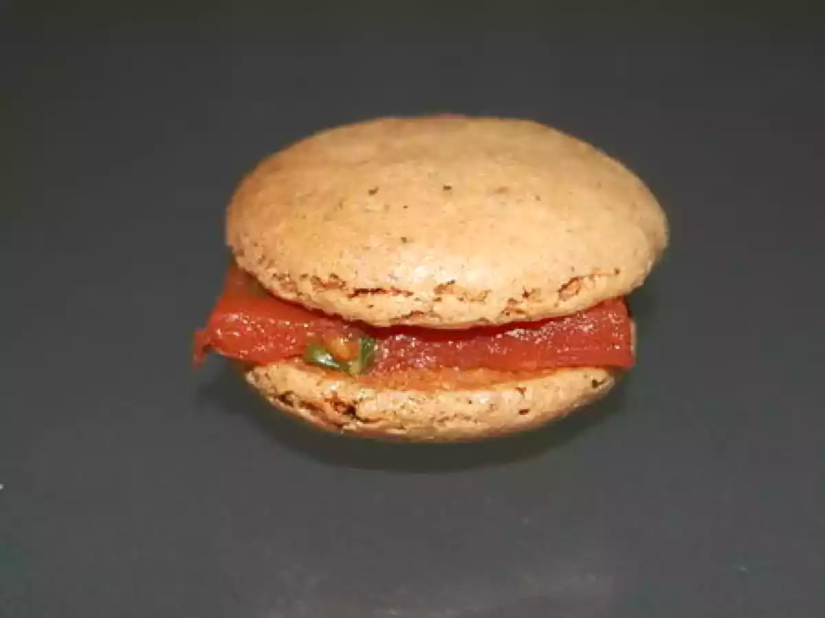 Un essai: Macarons Salés Tomate-Basilic