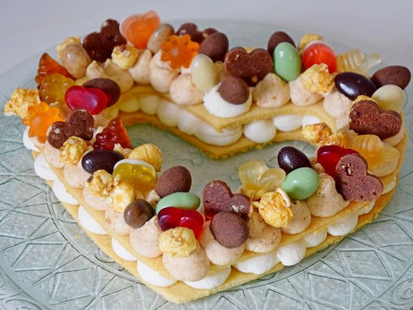 Un Number Cake Revisite En Heart Cake Recette Ptitchef