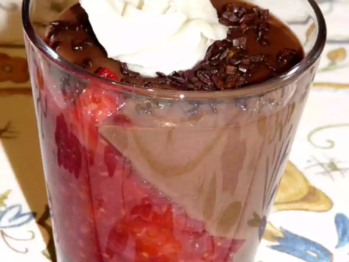 Un peu de réconfort avec un dessert en rouge et noir - photo 2