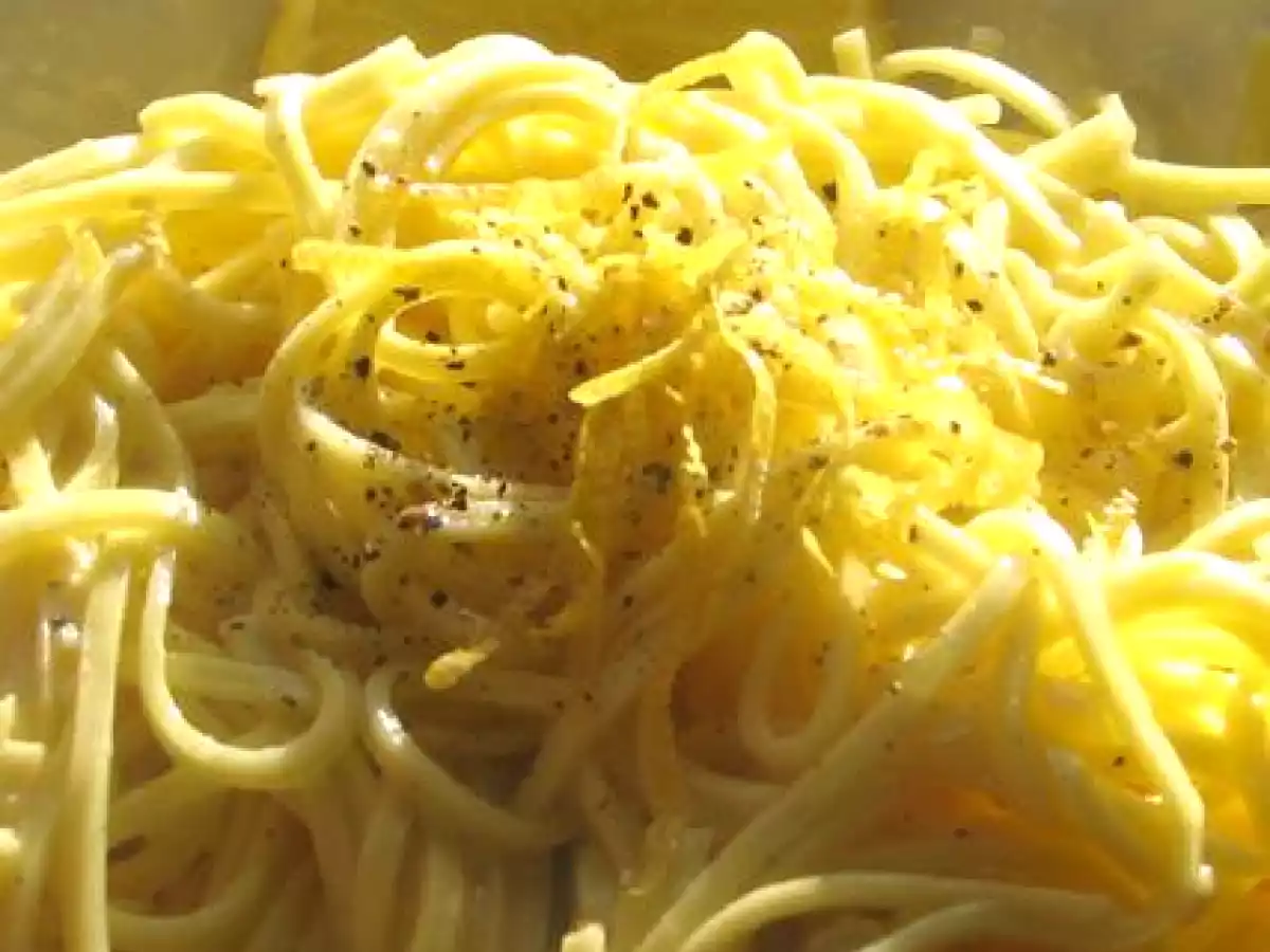 Un rayon de soleil : pâtes au citron de Menton, ail, huile d'olive et parmesan