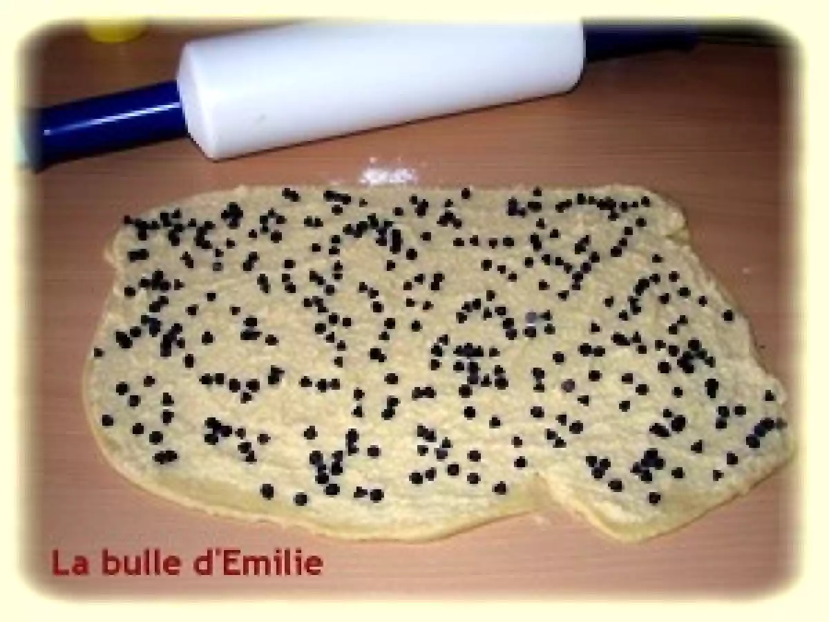 Une brioche torsadée à la crème amandine et aux pépites de chocolat - photo 3