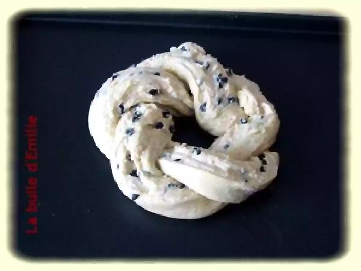 Une brioche torsadée à la crème amandine et aux pépites de chocolat - photo 5