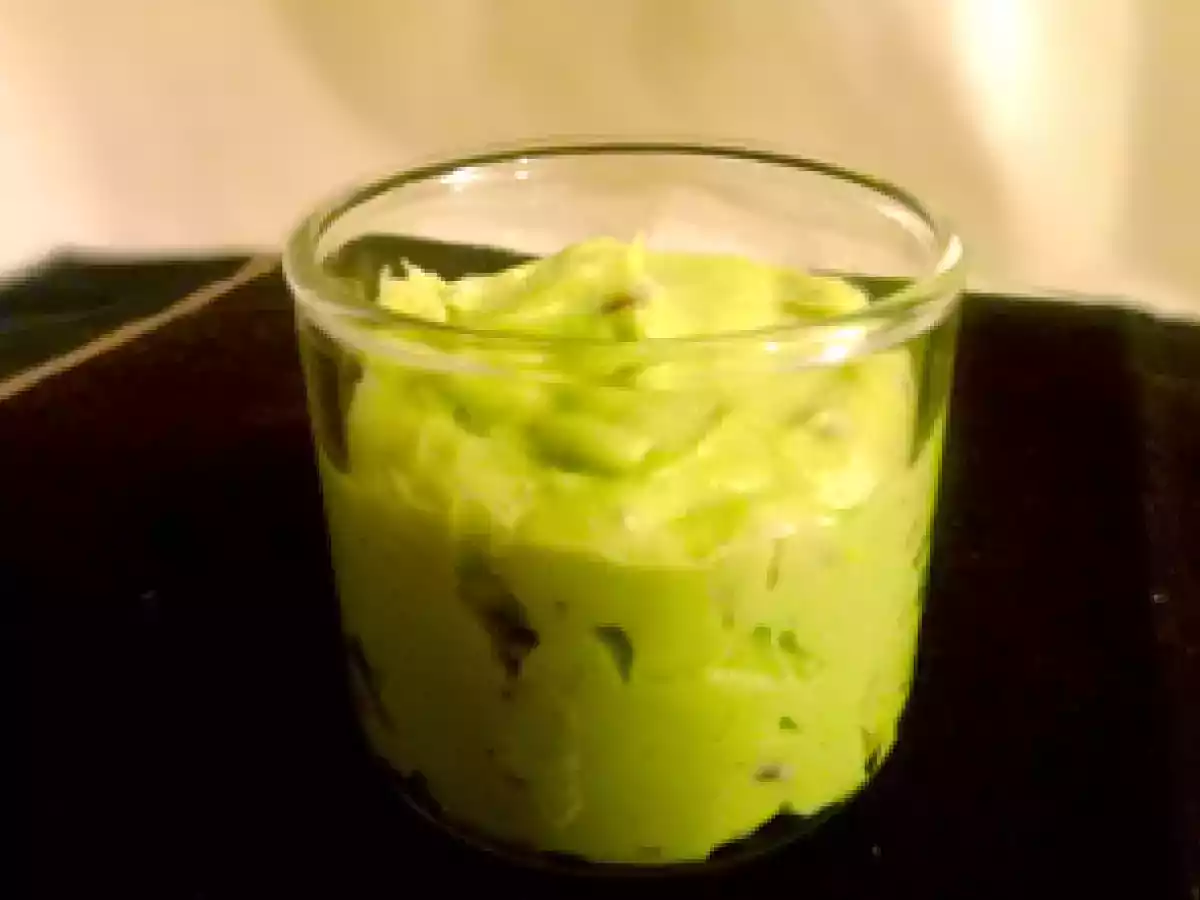 Une entrée graphique et végétarienne : préssé de poireaux et mayonnaise d?avocat - photo 3