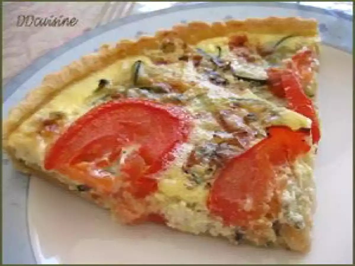 Une quiche exquise : au bleu, à la tomate et aux courgettes