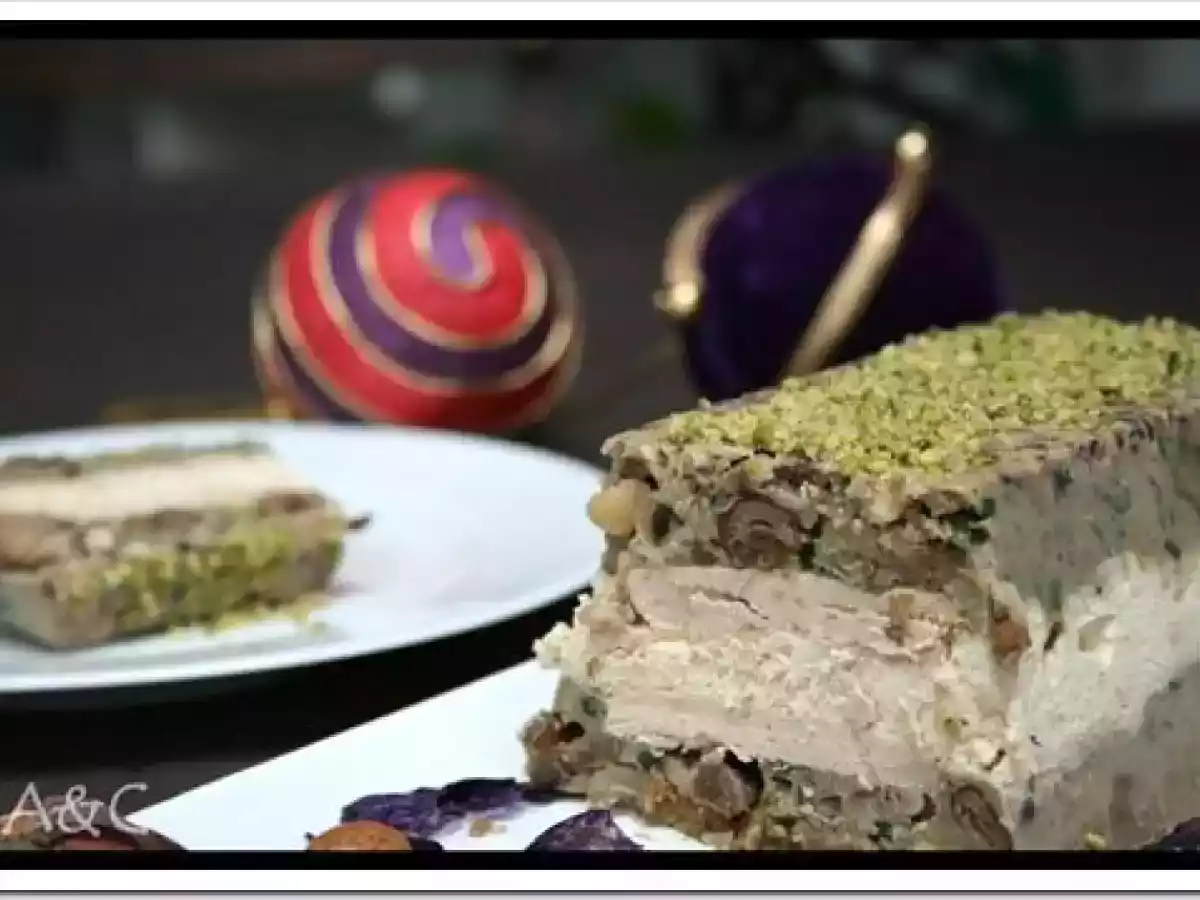 ** Une terrine aux saveurs des sous bois ( champignons ) truffée au foie gras** - photo 3