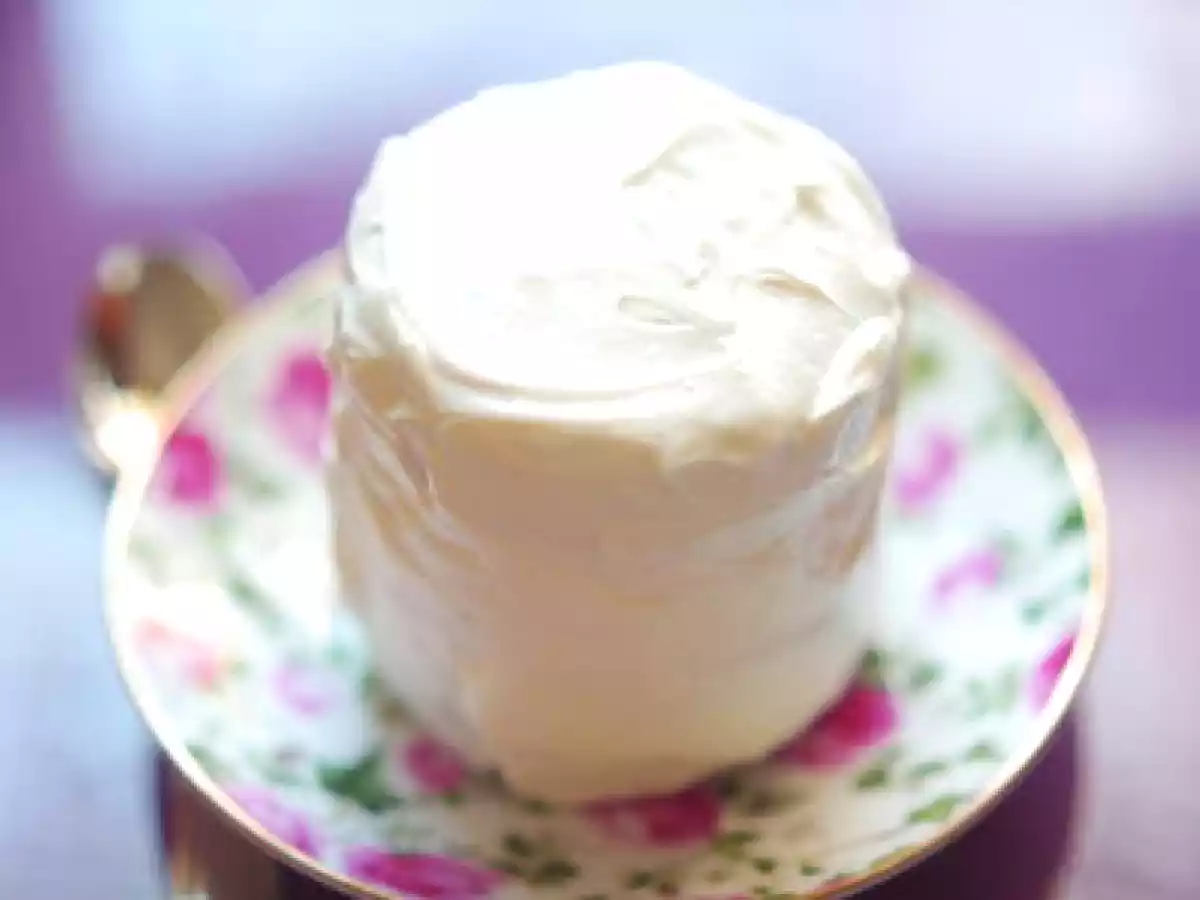 Vanilla Cake - Cream Cheese Frosting