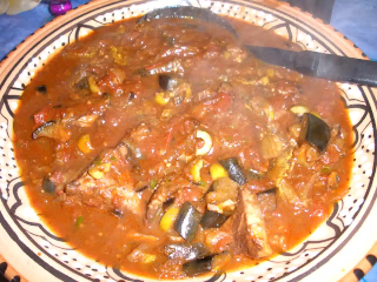 Veau à l'auberigne et aux olives (plat grec)