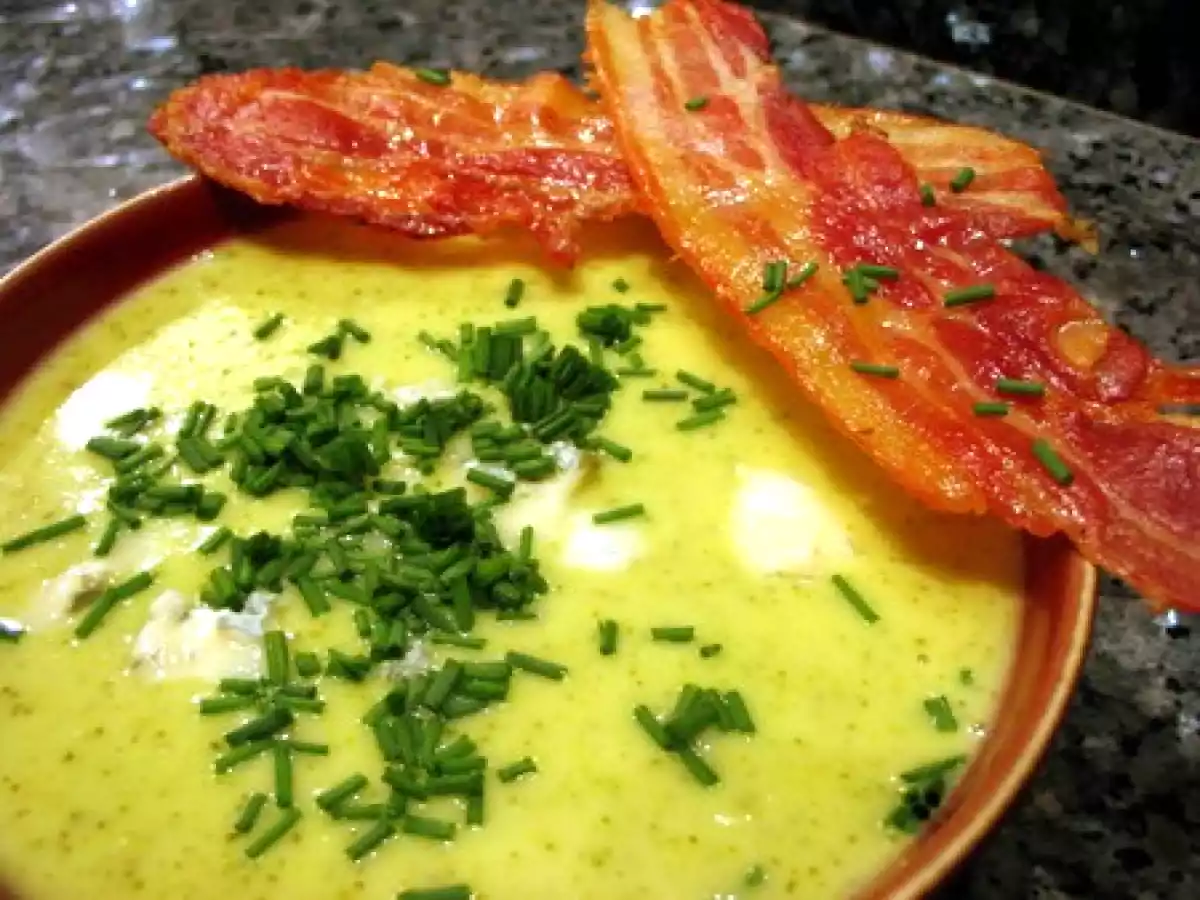 Velouté de brocoli au gorgonzola et bacon grillé - photo 2