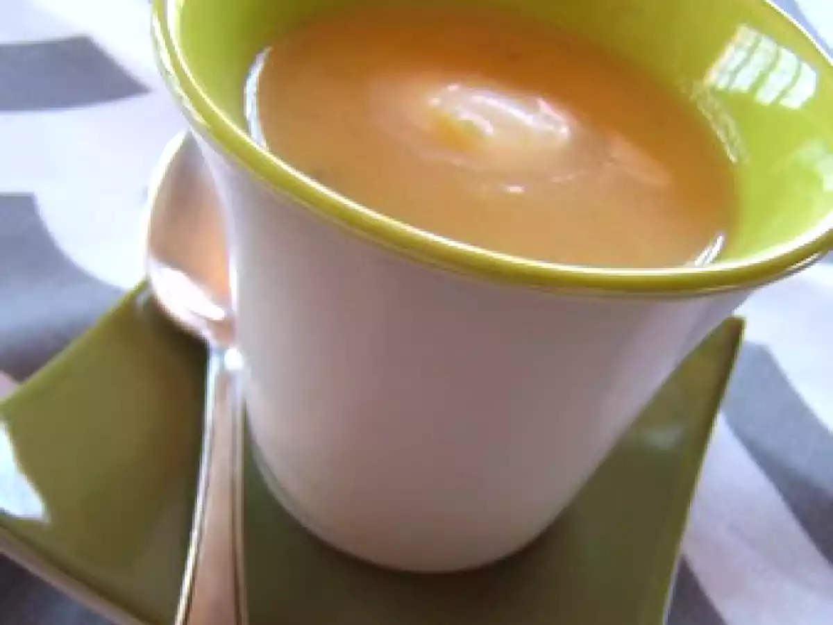 Velouté de carottes à la menthe et au chèvre frais