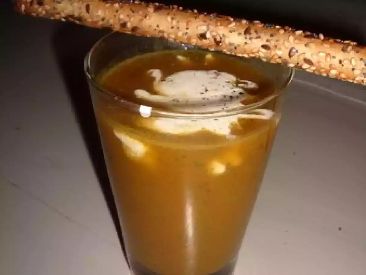 Velouté de carottes et coriandre et son nuage de ricotta au cumin