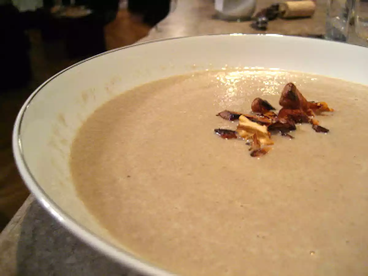 Velouté de champignons aux noix