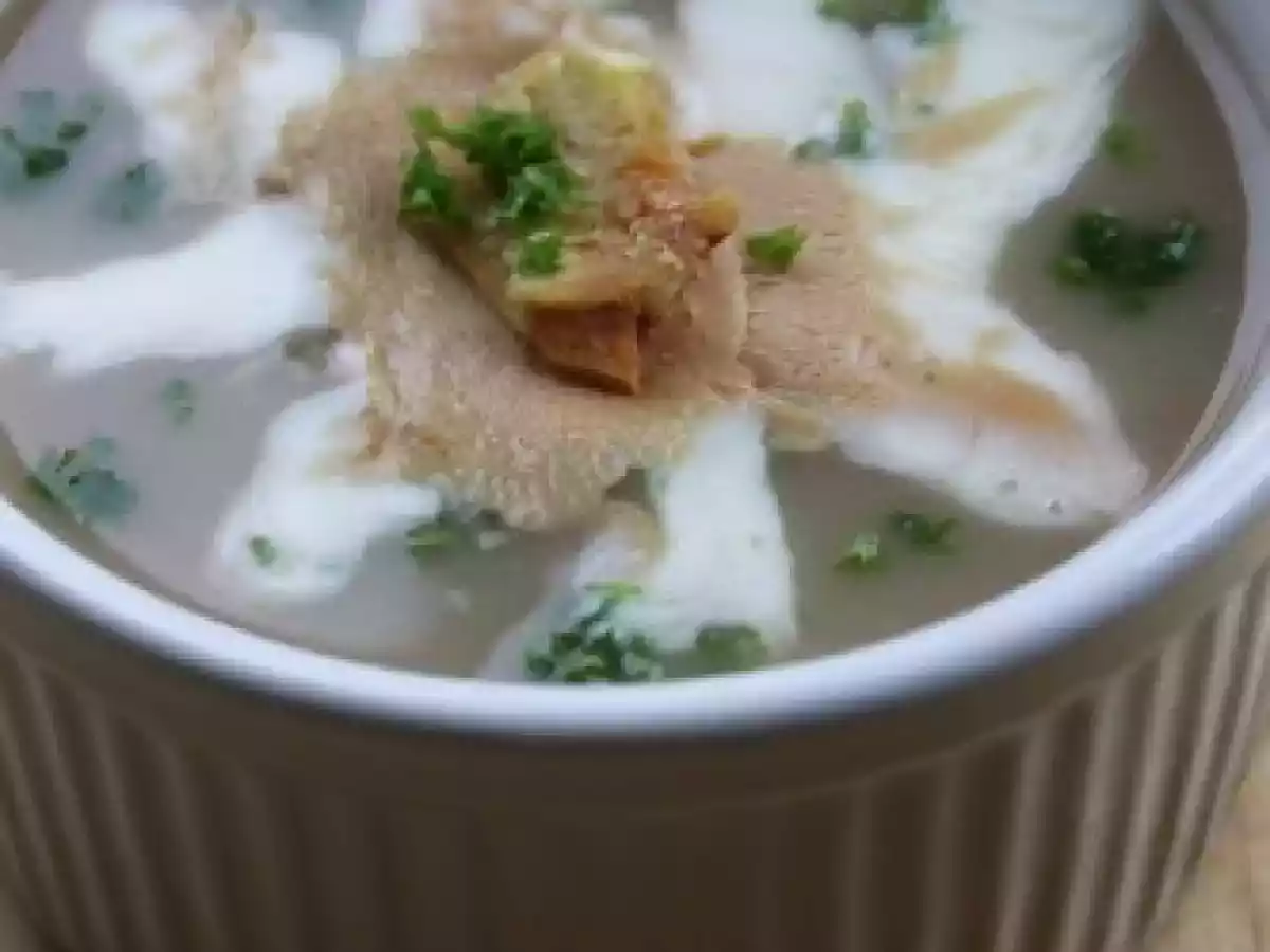 Velouté de châtaignes & copeaux de foie gras