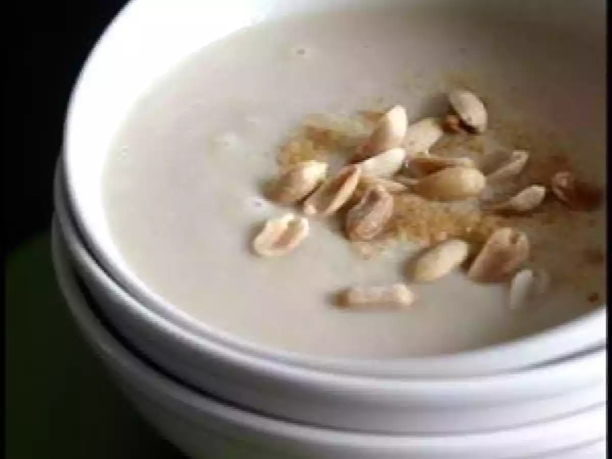 Velouté de chou-fleur à la purée de cacahuètes